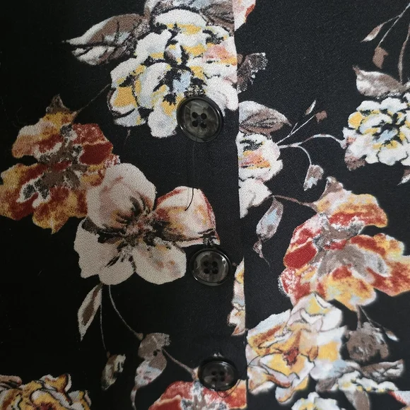 Ophelia Roe Floral Peplum Blouse Black Button Front Flowy Top 2X - Picture 4 of 6